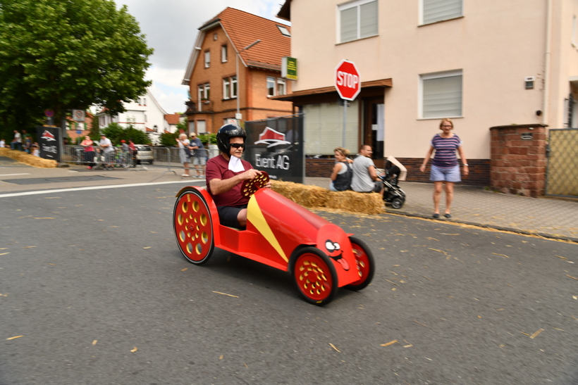 Juni 2018. Seifenkistenrennen in Mörfelden-Walldorf auf der Bahnhofstraße.