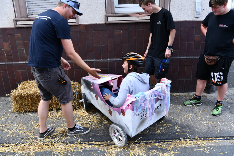 Juni 2018. Seifenkistenrennen in Mörfelden-Walldorf auf der Bahnhofstraße.