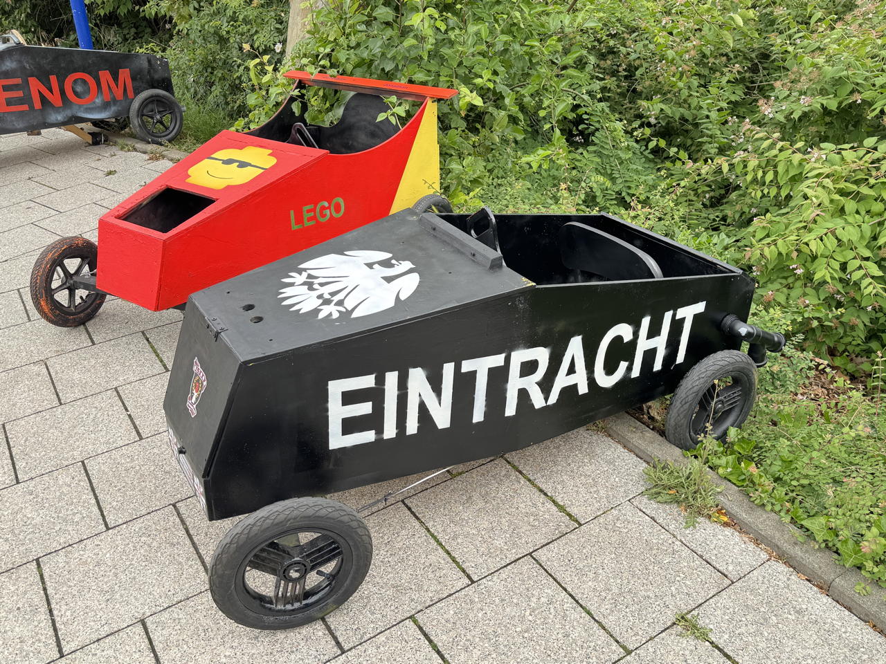 Seifenkistenrennen in Mörfelden-Walldorf im Stadtteil Mörfelden auf der Bahnhofstraße mit Bobby Car für klein und groß 2025