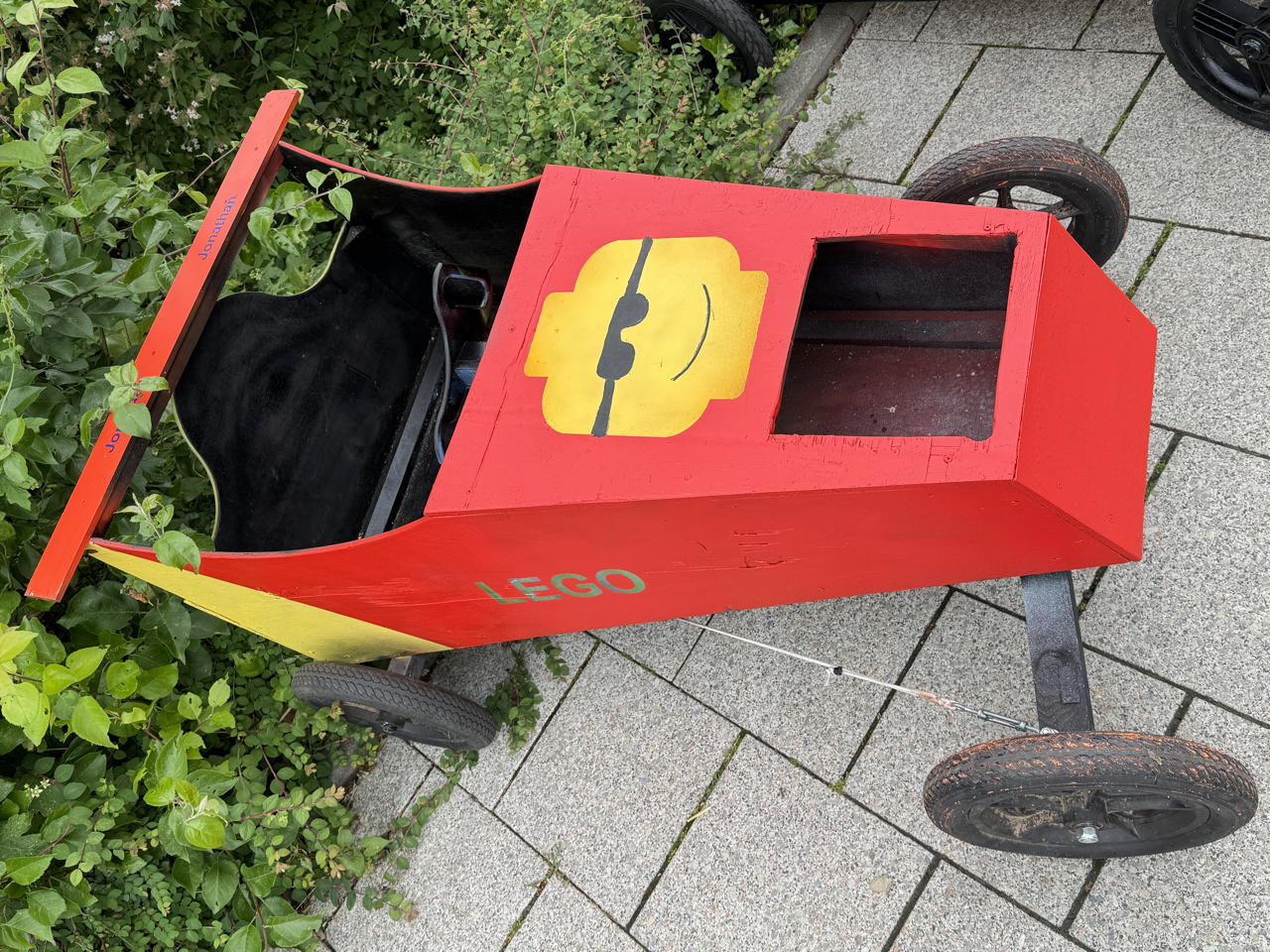 Seifenkistenrennen in Mörfelden-Walldorf im Stadtteil Mörfelden auf der Bahnhofstraße mit Bobby Car für klein und groß 2025