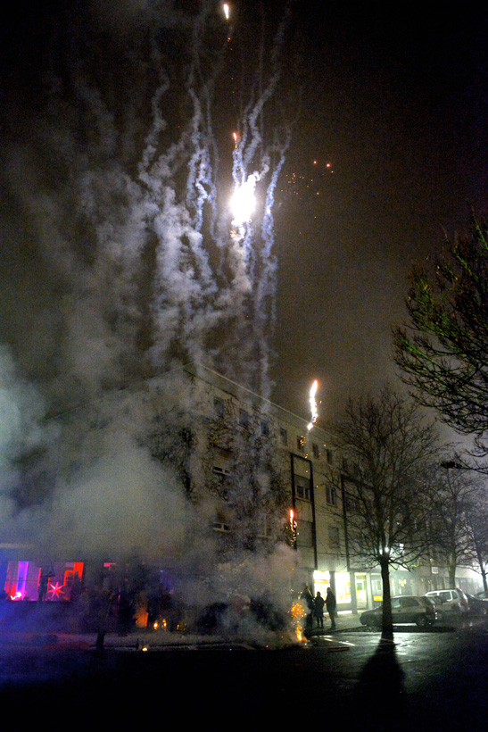 Silvester 2015 - 16, feiern im Restaurante Cantina da Tino mit Essen, Trinken, Musik, Feuerwerk, Heissluftballons, Fluglaternen und Böllern ins neue Jahr 2016