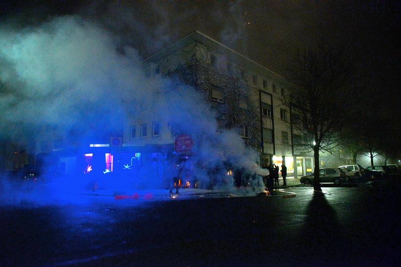 Silvester 2015 - 16, feiern im Restaurante Cantina da Tino mit Essen, Trinken, Musik, Feuerwerk, Heissluftballons, Fluglaternen und Böllern ins neue Jahr 2016