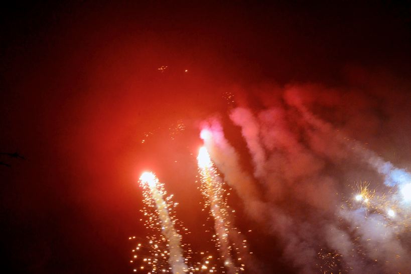 Silvester 2015 - 16, feiern im Restaurante Cantina da Tino mit Essen, Trinken, Musik, Feuerwerk, Heissluftballons, Fluglaternen und Böllern ins neue Jahr 2016