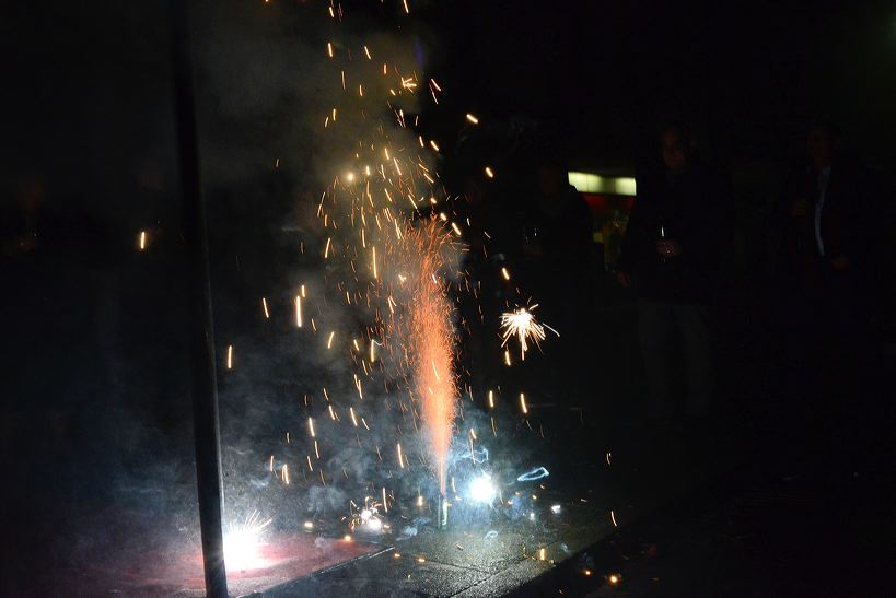 Silvester 2015 - 16, feiern im Restaurante Cantina da Tino mit Essen, Trinken, Musik, Feuerwerk, Heissluftballons, Fluglaternen und Böllern ins neue Jahr 2016