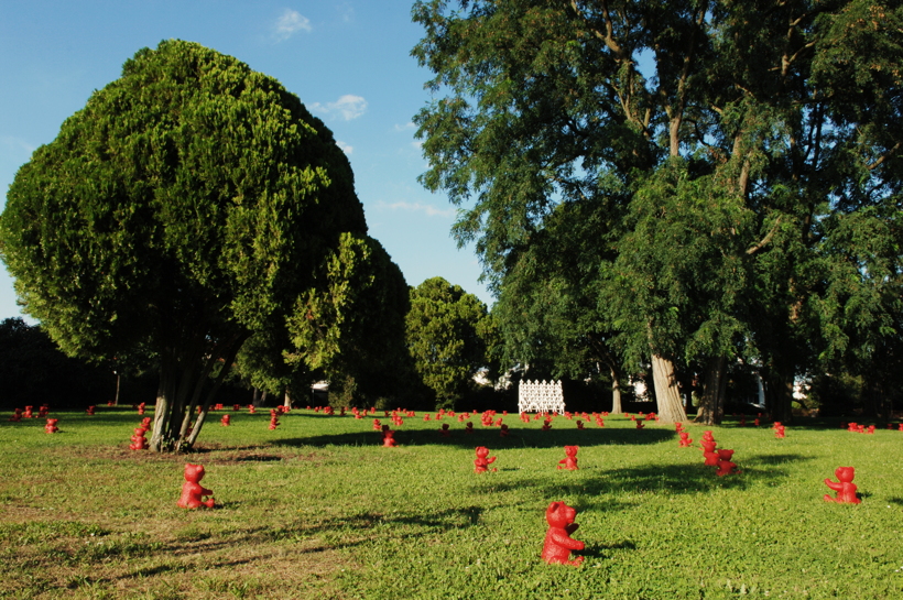 10. Skulpturenpark 2007 der Stadt Mörfelden-Walldorf mit Ottmar Hörl,  Der verlorene Traum