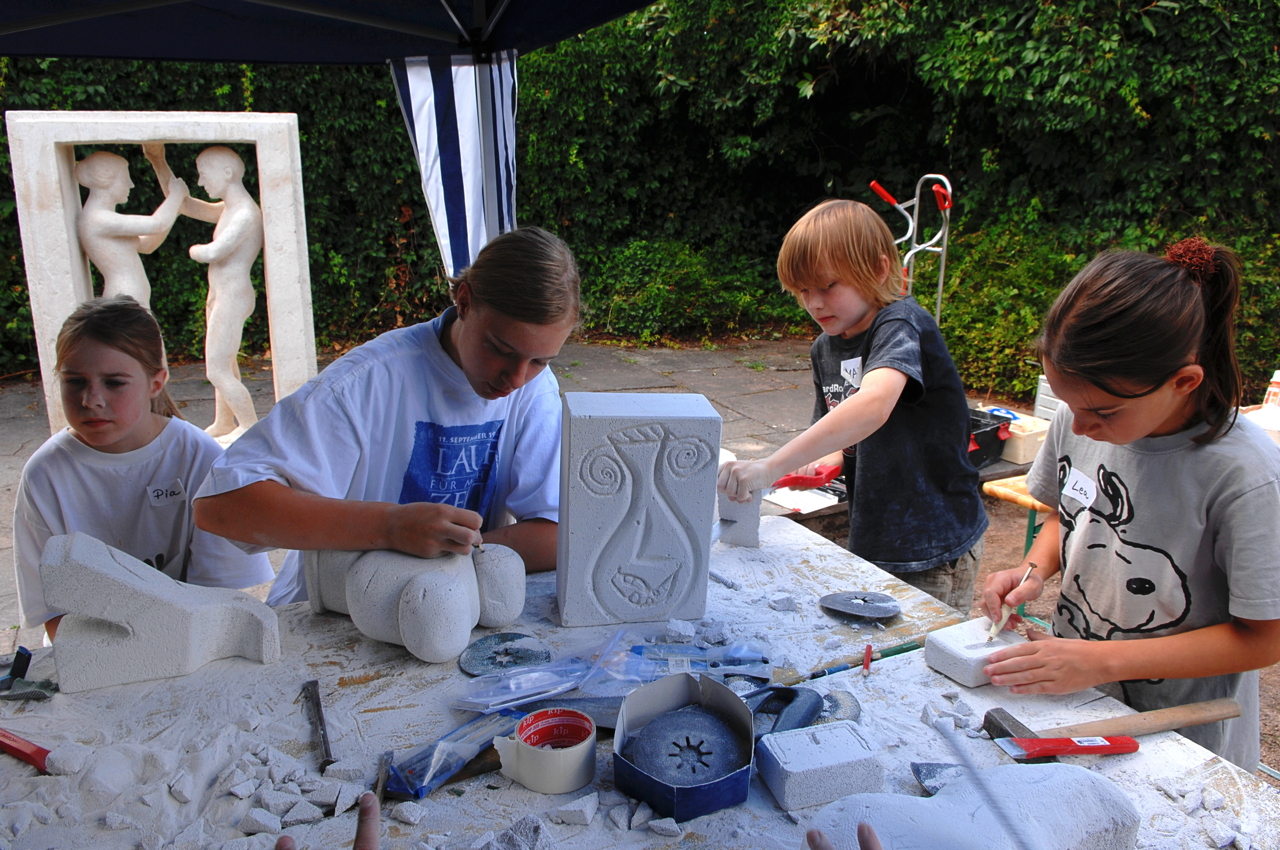 Skulpturen im Park im Rausch der Farben 11. Skulpturenpark 2008 der Stadt Mörfelden-Walldorf