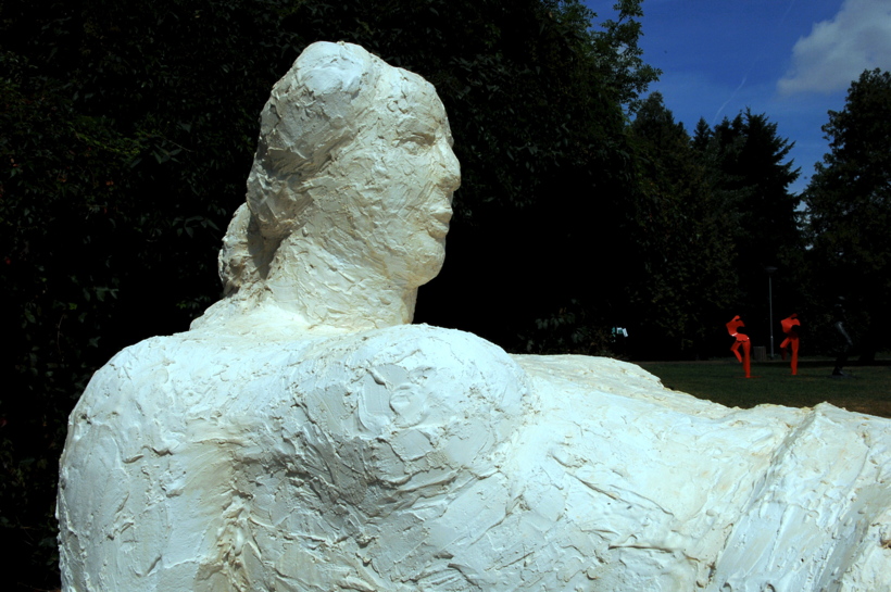 12. Skulpturenpark 2009 Mörfelden-Walldorf Starke Frauen braucht hat das Land
