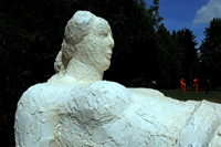 12. Skulpturenpark 2009 Mörfelden-Walldorf Starke Frauen braucht hat das Land