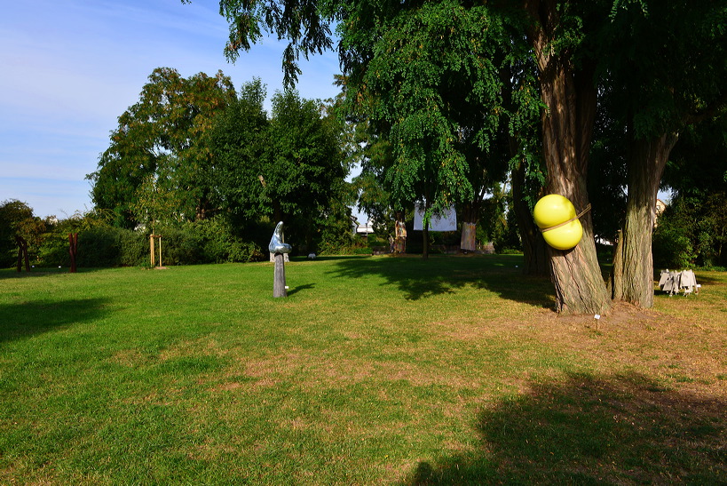 16. Skulpturenpark 2013, der Stadt Mörfelden-Walldorf - Mir wird ganz Angst um die Welt, wenn ich an die Ewigkeit denke