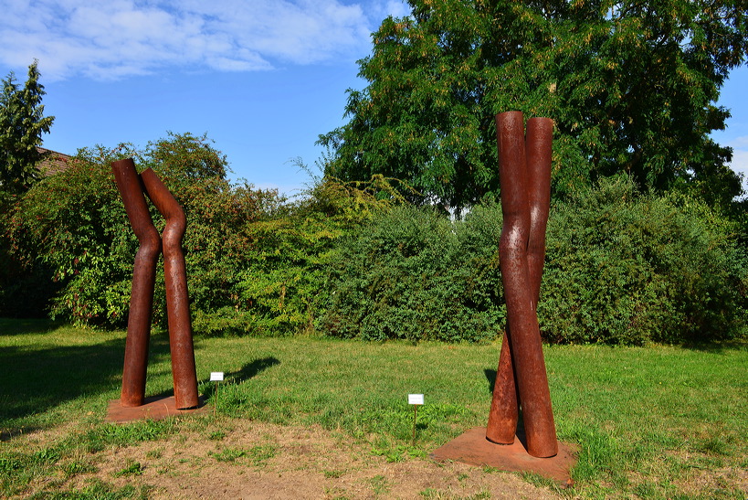 16. Skulpturenpark 2013, der Stadt Mörfelden-Walldorf - Mir wird ganz Angst um die Welt, wenn ich an die Ewigkeit denke