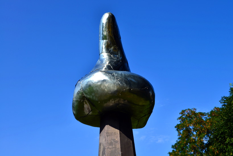 16. Skulpturenpark 2013, der Stadt Mörfelden-Walldorf - Mir wird ganz Angst um die Welt, wenn ich an die Ewigkeit denke