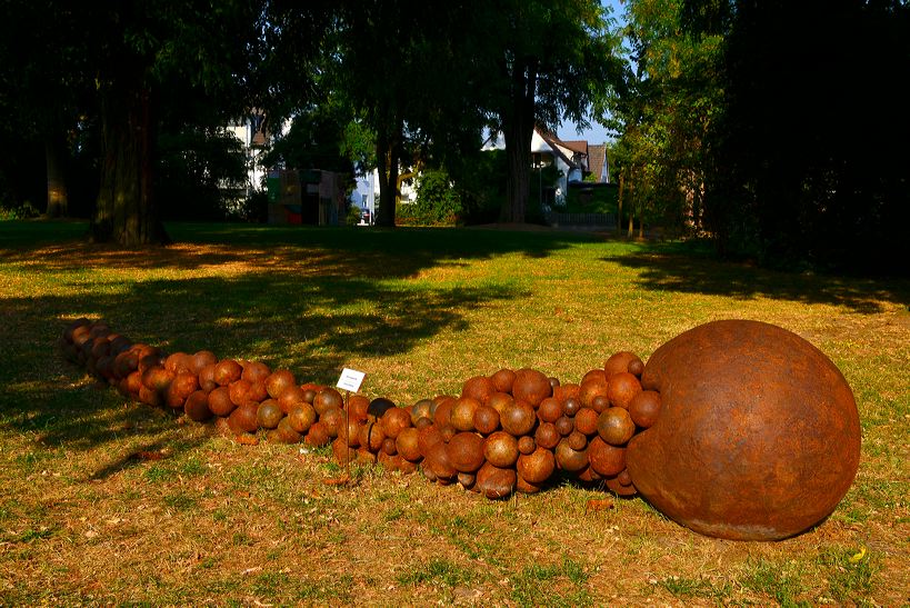 19. Skulpturenpark Mörfelden-Walldorf vom 7. August - 11. September 2016,  im Bürgerpark Mörfelden mit Jules Andrieu - Elvira Chevalier - Jan Douma - Ulrike Gölner - Cornelia Heier - Margret Holz - Thomas Matt - Markus Schmitt - Achim Schroeteler - Franz Stähler - Elizabeth Thallauer - Georg-Friedrich Wolf 