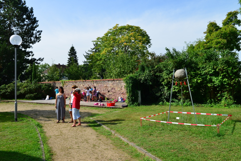 20. Skulpturenpark: Mörfelden-Walldorf mit Jules Andrieu, Lars Karl Becker, Merja Herzog-Hellsten, Isabell Hofmann, Peter Müller, Emilia Neumann, Marco Poblete Young, Felix Rombach, Waldemar Scheck, Lukas Sünder, vom 30. Juli bis 3. September 2017 im Bürgerpark Mörfelden