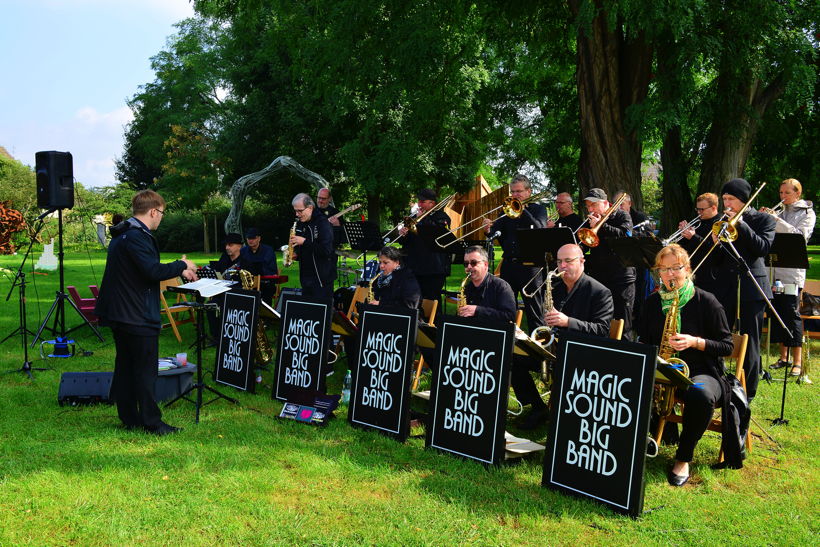 20. Skulpturenpark: Mörfelden-Walldorf mit Jules Andrieu, Lars Karl Becker, Merja Herzog-Hellsten, Isabell Hofmann, Peter Müller, Emilia Neumann, Marco Poblete Young, Felix Rombach, Waldemar Scheck, Lukas Sünder, vom 30. Juli bis 3. September 2017 im Bürgerpark Mörfelden