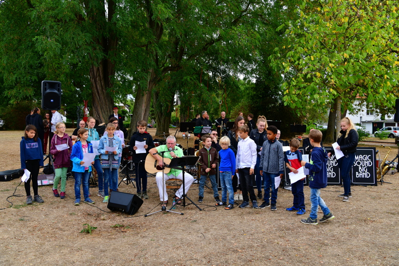 21. Skulpturenpark Mörfelden-Walldorf vom 29. Juli bis 2. September 2018 im Bürgerpark Mörfelden mit Manfred Emmenegger-Kanzler, Christiane Erdmann, Peter Helmstetter, Ernst Günter Herrmann, Paul Hirsch, Wulf Kirschner, Robert Kögel, Jaewon Park, Lothar Steckenreiter, Elizabeth Thallauer, Heide Weidele