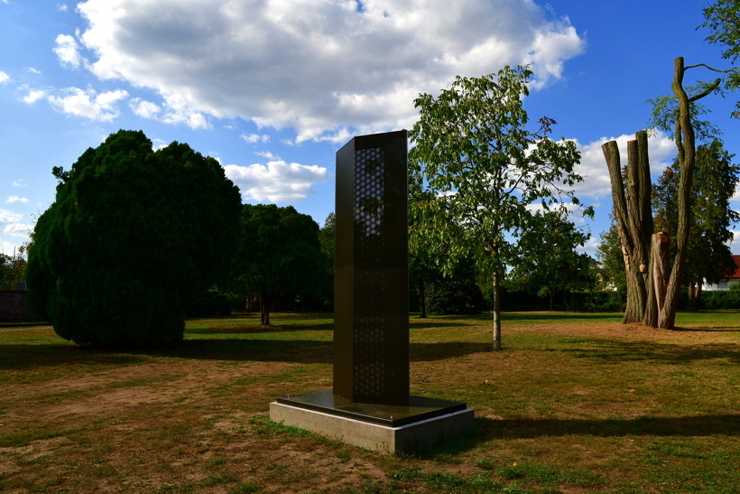 22. Skulpturenpark Mörfelden-Walldorf vom 28. Juli bis 1. September 2019 im Bürgerpark Mörfelden mit Felicithas Arndt, Edgar Diehl, Steve Johnson, Gertraud Hasselbach, Xue Liu, Faxe M. Müller, Stefan Pinl, Thomas Reifferscheid, Felix Rombach und Katrin Trost