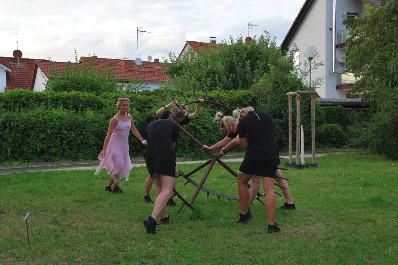 23. Skulpturenpark 2021 Mörfelden-Walldorf vom 4. Juli bis 29. August 2021 im Bürgerpark Mörfelden mit Sascha Boldt  Jens Grundschock  Nicole Jänes Ulrich Jung  Dieter Oehm Katrin Paul Wanda Pratschke  Tanja Röder Petra Scheibe Teplitz und Maximilian Verhas