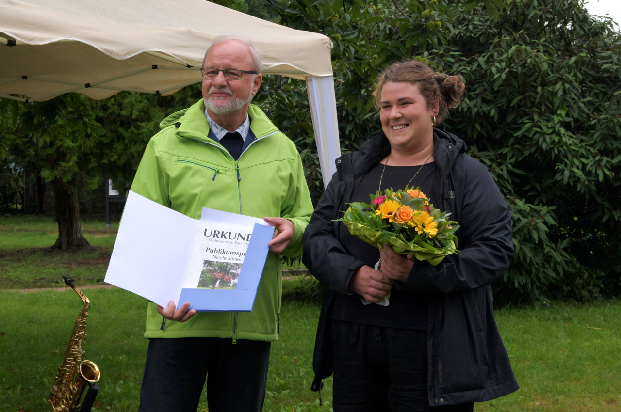 23. Skulpturenpark 2021 Mörfelden-Walldorf vom 4. Juli bis 29. August 2021 im Bürgerpark Mörfelden mit Sascha Boldt Jens Grundschock Nicole Jänes Ulrich Jung Dieter Oehm Katrin Paul Wanda Pratschke Tanja Röder Petra Scheibe Teplitz und Maximilian Verhas