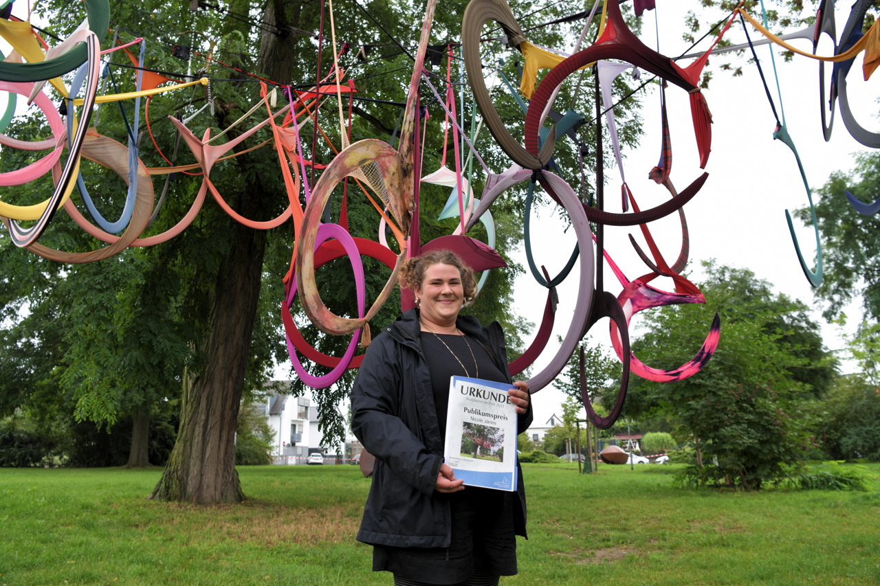 23. Skulpturenpark 2021 Mörfelden-Walldorf vom 4. Juli bis 29. August 2021 im Bürgerpark Mörfelden mit Sascha Boldt Jens Grundschock Nicole Jänes Ulrich Jung Dieter Oehm Katrin Paul Wanda Pratschke Tanja Röder Petra Scheibe Teplitz und Maximilian Verhas