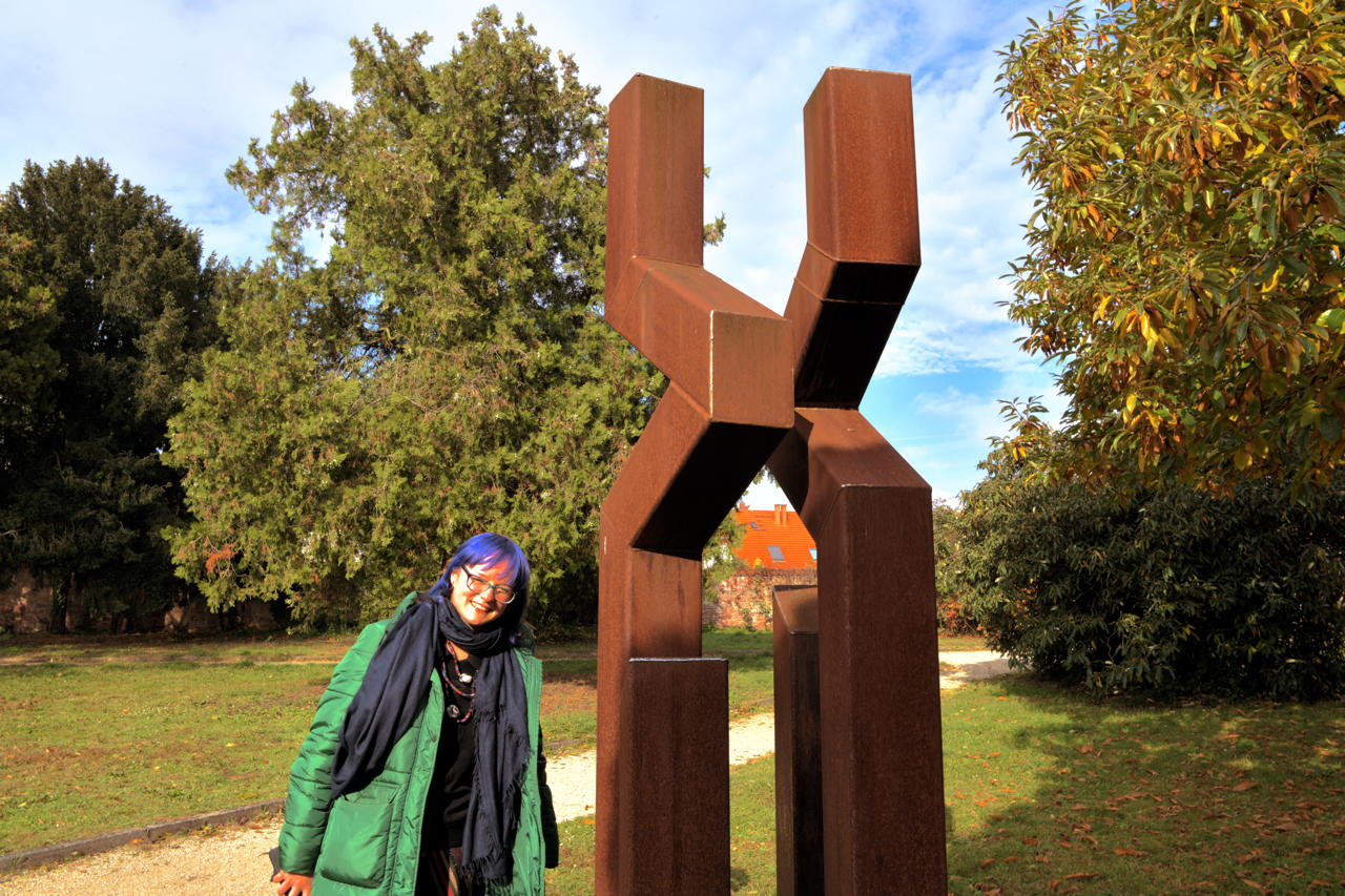 24. Skulpturenpark 2022 in 64546 Mörfelden-Walldorf Blumenstraße vom 17 Juli bis 11. September 2022 im Bürgerpark Mörfelden mit Arhun Aksakal - Winfried Becker - Christoph Jakob - Faxe M. Müller - Ghaku Okazaki - Anna Schimkat - Catharina Szonn - Martin Wenzel - Matthias Will