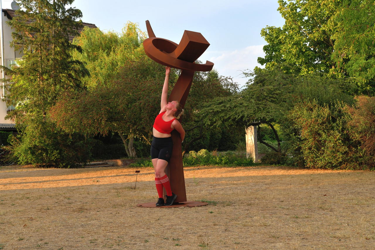 24. Skulpturenpark 2022 in 64546 Mörfelden-Walldorf Blumenstraße vom 17 Juli bis 11. September 2022 im Bürgerpark Mörfelden mit Arhun Aksakal - Winfried Becker - Christoph Jakob - Faxe M. Müller - Ghaku Okazaki - Anna Schimkat - Catharina Szonn - Martin Wenzel - Matthias Will