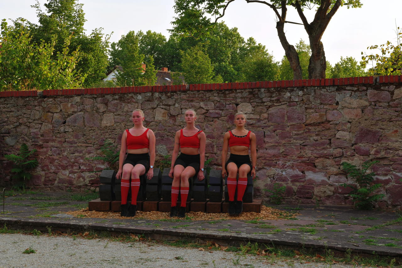 24. Skulpturenpark 2022 in 64546 Mörfelden-Walldorf Blumenstraße vom 17 Juli bis 11. September 2022 im Bürgerpark Mörfelden mit Arhun Aksakal - Winfried Becker - Christoph Jakob - Faxe M. Müller - Ghaku Okazaki - Anna Schimkat - Catharina Szonn - Martin Wenzel - Matthias Will