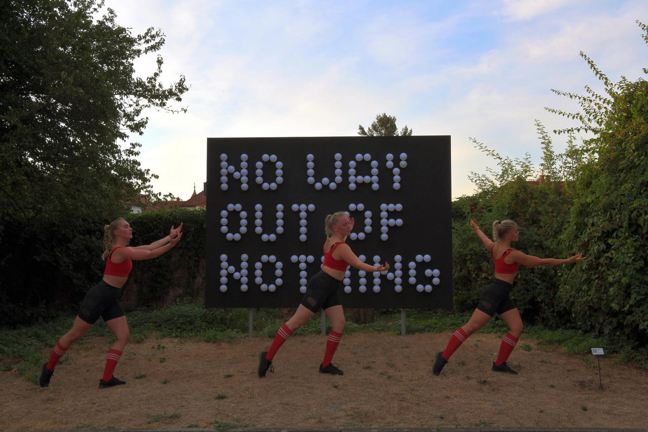 24. Skulpturenpark 2022 in 64546 Mörfelden-Walldorf Blumenstraße vom 17 Juli bis 11. September 2022 im Bürgerpark Mörfelden mit Arhun Aksakal - Winfried Becker - Christoph Jakob - Faxe M. Müller - Ghaku Okazaki - Anna Schimkat - Catharina Szonn - Martin Wenzel - Matthias Will