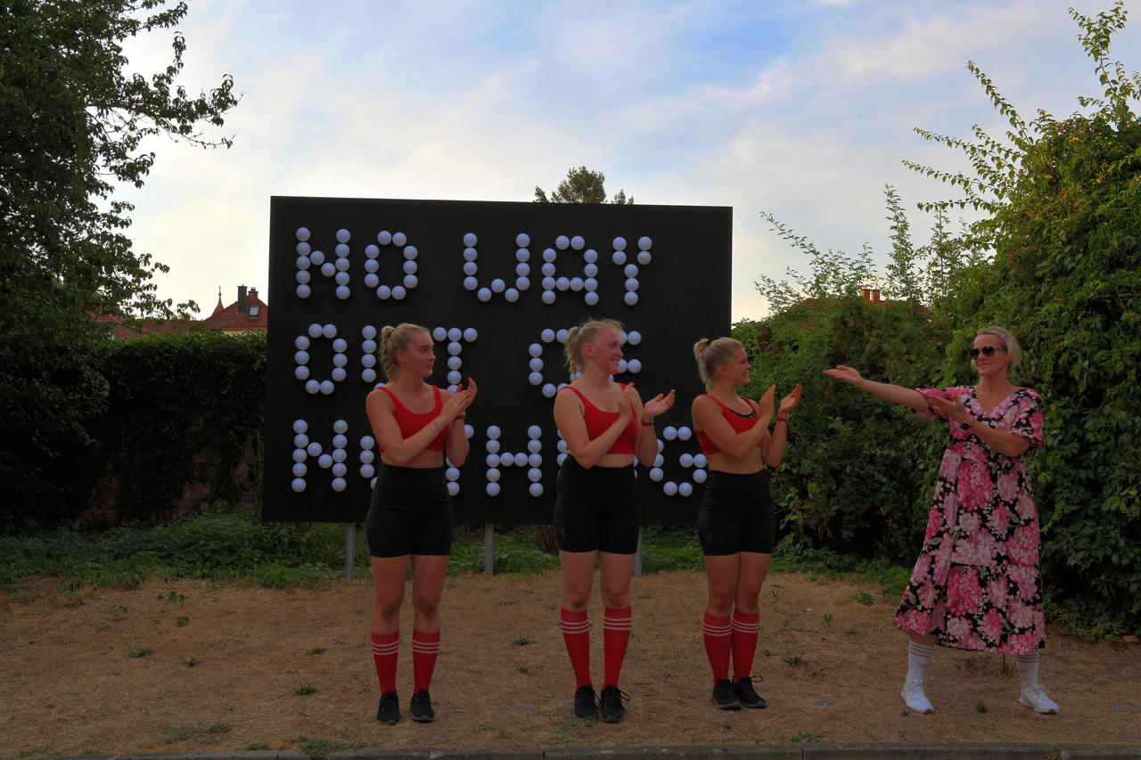 24. Skulpturenpark 2022 in 64546 Mörfelden-Walldorf Blumenstraße vom 17 Juli bis 11. September 2022 im Bürgerpark Mörfelden mit Arhun Aksakal - Winfried Becker - Christoph Jakob - Faxe M. Müller - Ghaku Okazaki - Anna Schimkat - Catharina Szonn - Martin Wenzel - Matthias Will