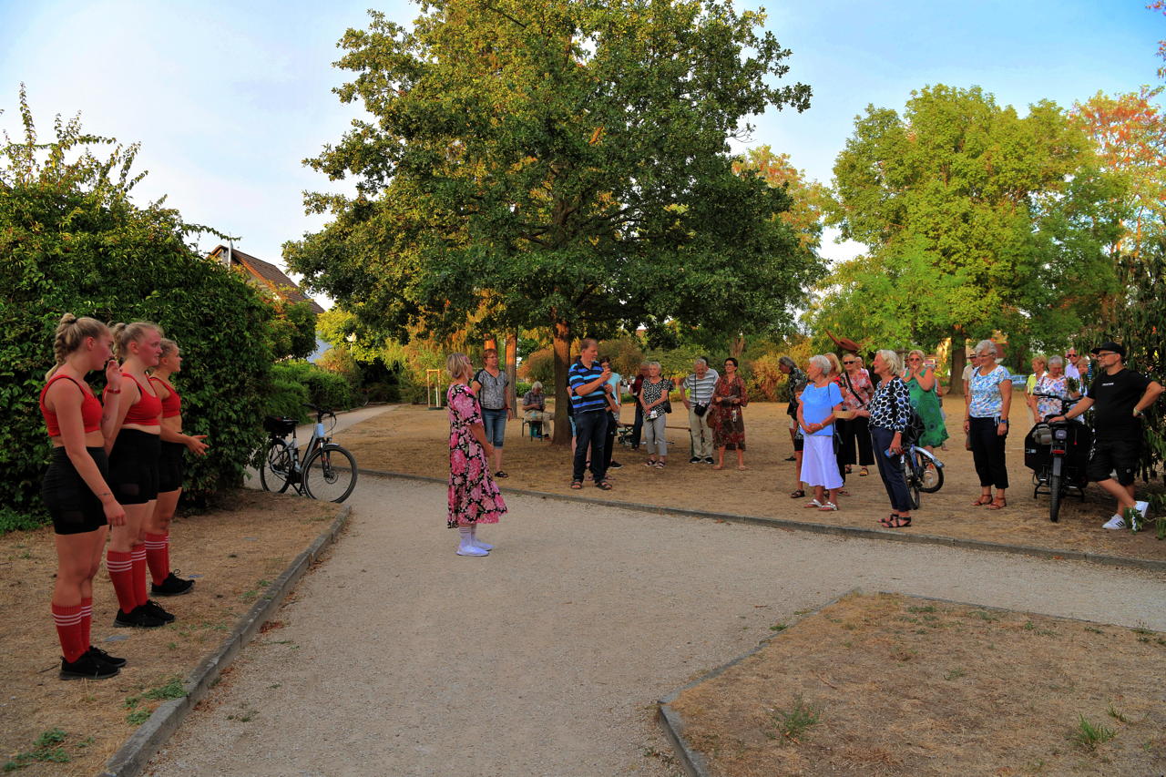 24. Skulpturenpark 2022 in 64546 Mörfelden-Walldorf Blumenstraße vom 17 Juli bis 11. September 2022 im Bürgerpark Mörfelden mit Arhun Aksakal - Winfried Becker - Christoph Jakob - Faxe M. Müller - Ghaku Okazaki - Anna Schimkat - Catharina Szonn - Martin Wenzel - Matthias Will