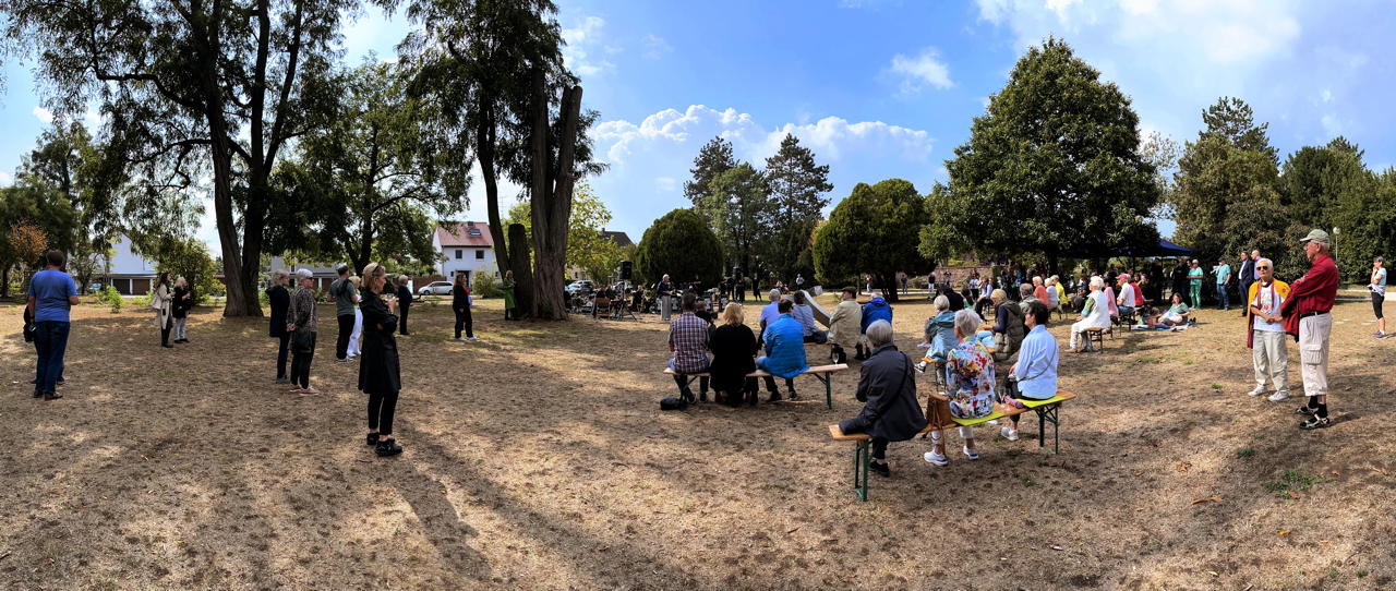 24. Skulpturenpark 2022 in 64546 Mörfelden-Walldorf Blumenstraße vom 17 Juli bis 11. September 2022 im Bürgerpark Mörfelden mit Arhun Aksakal - Winfried Becker - Christoph Jakob - Faxe M. Müller - Ghaku Okazaki - Anna Schimkat - Catharina Szonn - Martin Wenzel - Matthias Will