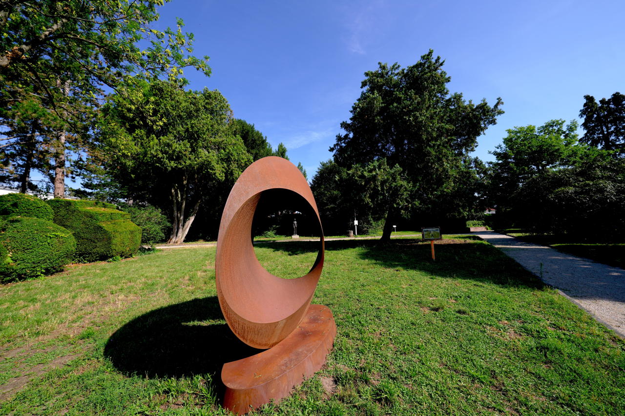 27.Skulpturenpark 2025 Vom 20. Juli bis 7. September 2025 im Bürgerpark Mörfelden in einem Open-Air-Ausstellungsraum mit Skulptur und Objektkunst.
