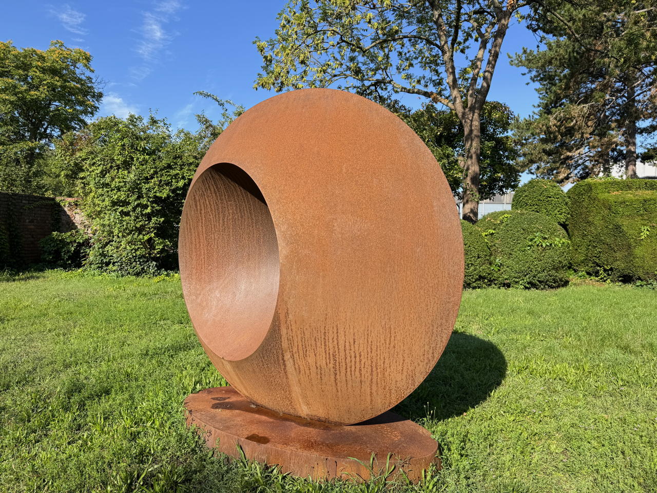 27.Skulpturenpark 2025 Vom 20. Juli bis 7. September 2025 im Bürgerpark Mörfelden in einem Open-Air-Ausstellungsraum mit Skulptur und Objektkunst.