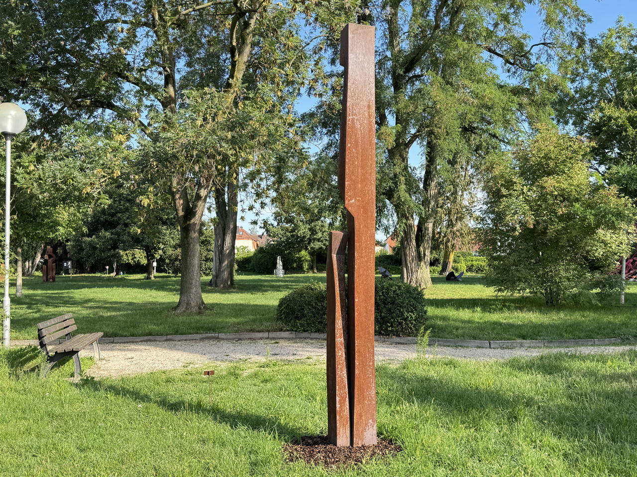 27.Skulpturenpark 2025 Vom 20. Juli bis 7. September 2025 im Bürgerpark Mörfelden in einem Open-Air-Ausstellungsraum mit Skulptur und Objektkunst