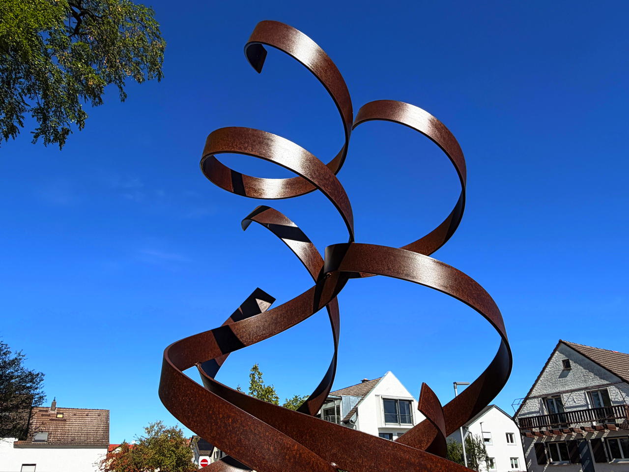  28. Skulpturenpark 2026 Vom 26. Juli bis 6. September 2026 im Bürgerpark Mörfelden in einem Open-Air-Ausstellungsraum mit Skulptur und Objektkunst.