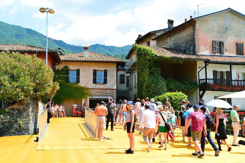 The Floating Piers, Lake Iseo Italiy, 2014 - 2016 Christo and Jeanne-Claude