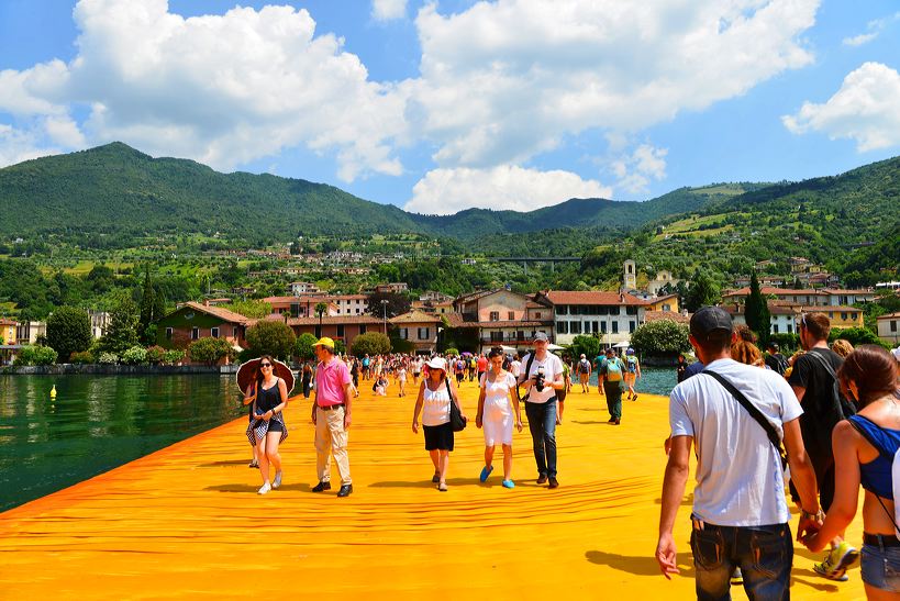 The Floating Piers, Lake Iseo Italiy, 2014 - 2016 Christo and Jeanne-Claude