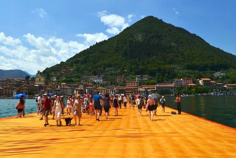 The Floating Piers, Lake Iseo Italiy, 2014 - 2016 Christo and Jeanne-Claude