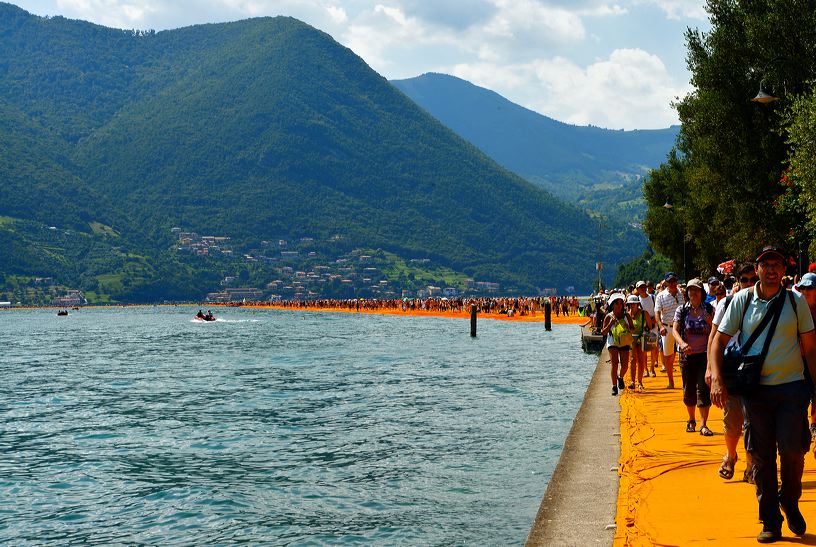 The Floating Piers, Lake Iseo Italiy, 2014 - 2016 Christo and Jeanne-Claude