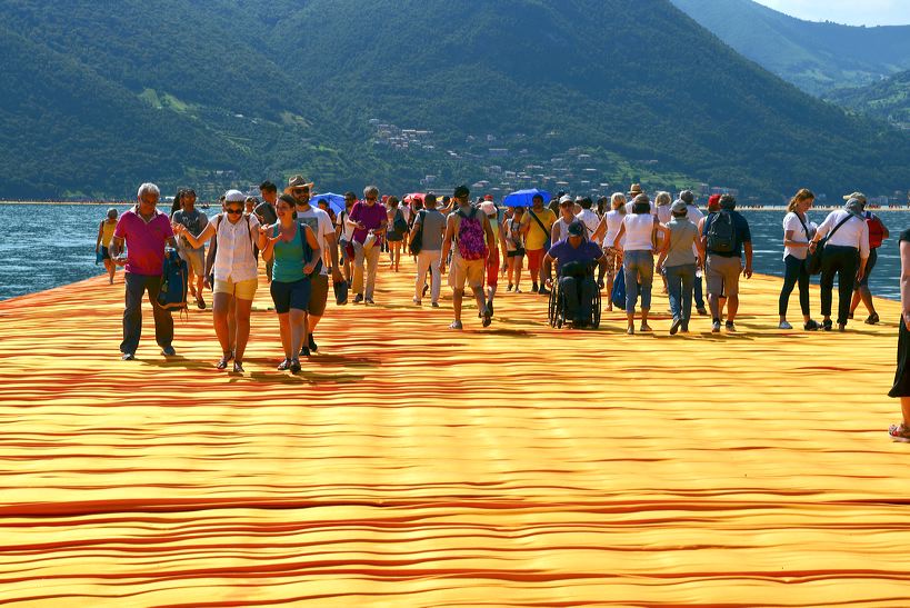 The Floating Piers, Lake Iseo Italiy, 2014 - 2016 Christo and Jeanne-Claude