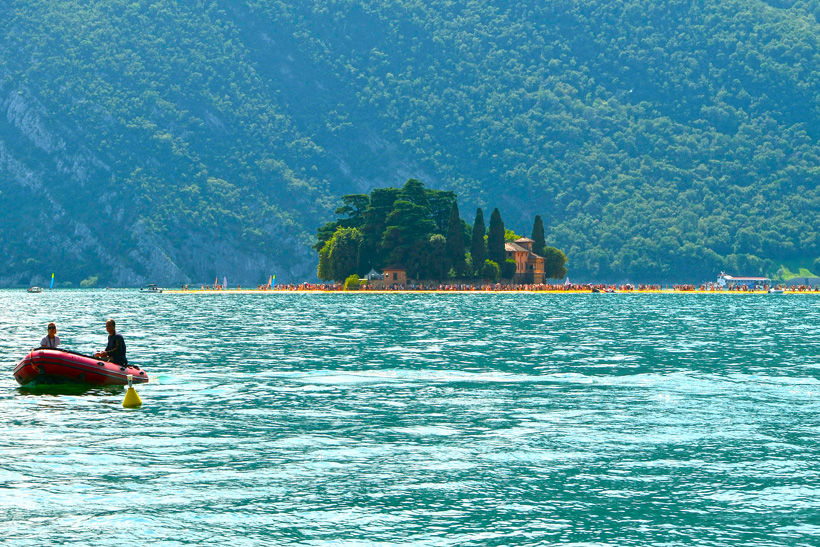 The Floating Piers, Lake Iseo Italiy, 2014 - 2016 Christo and Jeanne-Claude