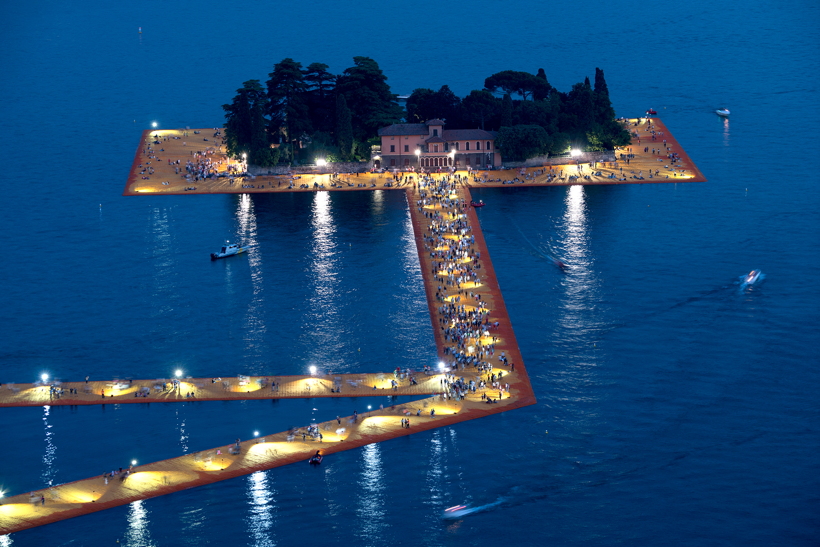 the Floating Piers, Lake Iseo Italiy, 2014 - 2016 Christo and Jeanne-Claude