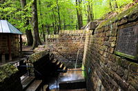 Historische Walddusche Gleisweiler im Haimbachtal Waldgemarkung der südpfälzischen Ortsgemeinde Gleisweiler.