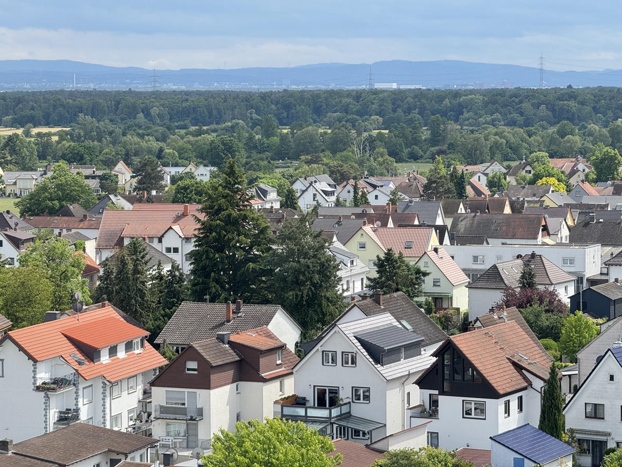 Wasserturm Mörfelden-Walldorf der Wasserturm ist das Wahrzeichen von Mörfelden an der Frankfurter Straße