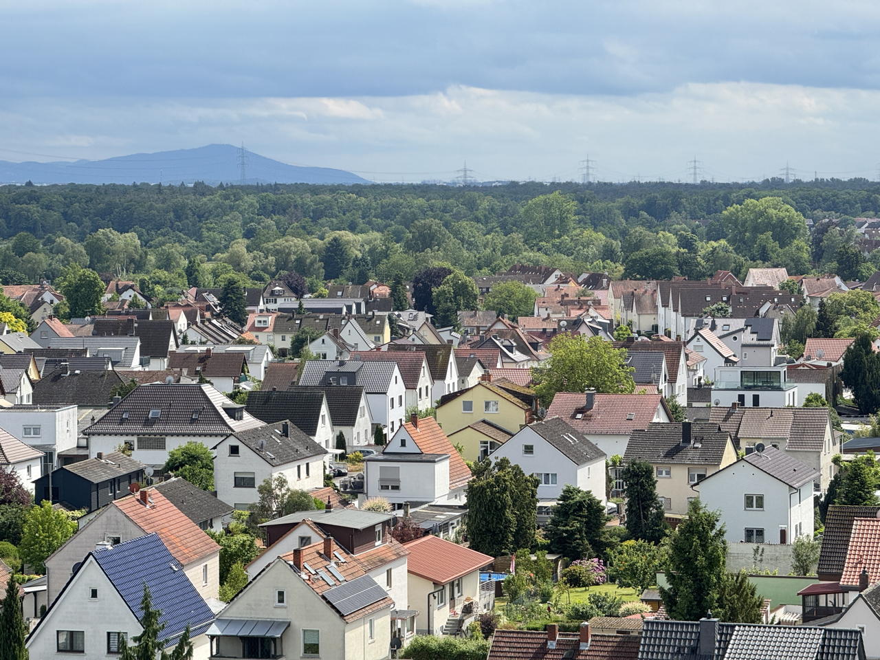 Wasserturm Mörfelden-Walldorf der Wasserturm ist das Wahrzeichen von Mörfelden an der Frankfurter Straße