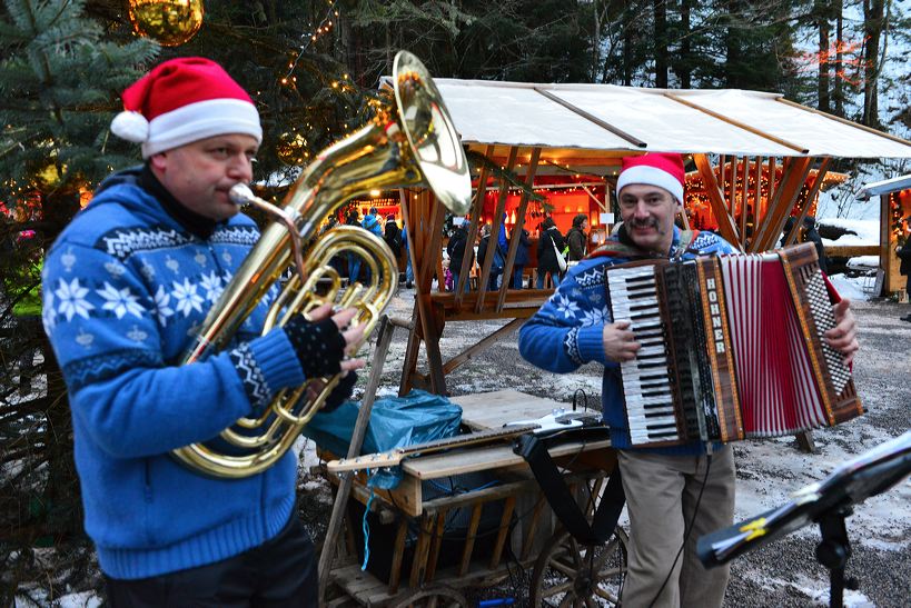 Weihnachtsmarkt 2015 in der Ravennaschlucht, einer der vermutlich schönsten Weihnachtsmärkte Deutschlands im Hochschwarzwald am Hofgut Sternen