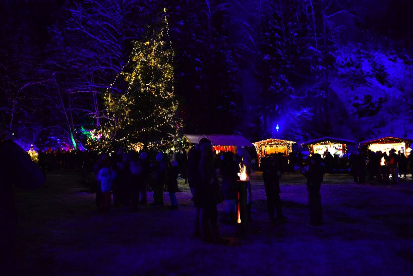 Weihnachtsmarkt 2015 in der Ravennaschlucht, einer der vermutlich schönsten Weihnachtsmärkte Deutschlands im Hochschwarzwald am Hofgut Sternen