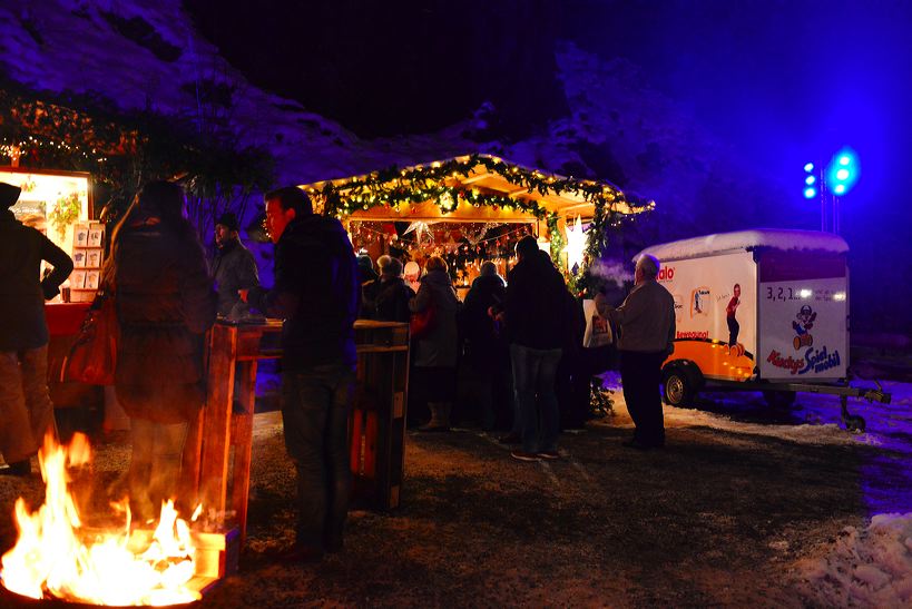 Weihnachtsmarkt 2015 in der Ravennaschlucht, einer der vermutlich schönsten Weihnachtsmärkte Deutschlands im Hochschwarzwald am Hofgut Sternen