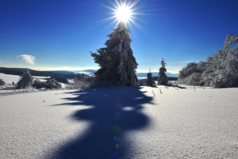 Winterzauber Wasserkuppe Rhön Ski- und Rodelarena und Paragliding.