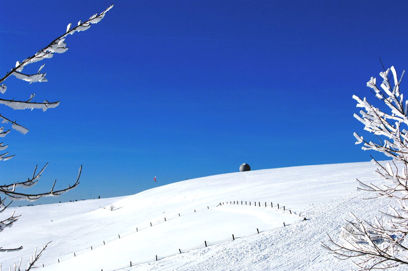 Winterzauber Wasserkuppe Rhön Ski- und Rodelarena und Paragliding.