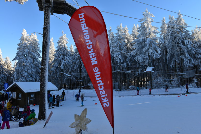 Winterzauber Wasserkuppe Rhön Ski- und Rodelarena und Paragliding.